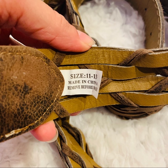 ⭐️ Brown Faux Leather Braided Belt - Picture 3 of 4